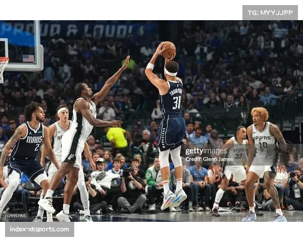 NBA季前赛独行侠力克雷霆华盛顿砍下14分展现出色状态